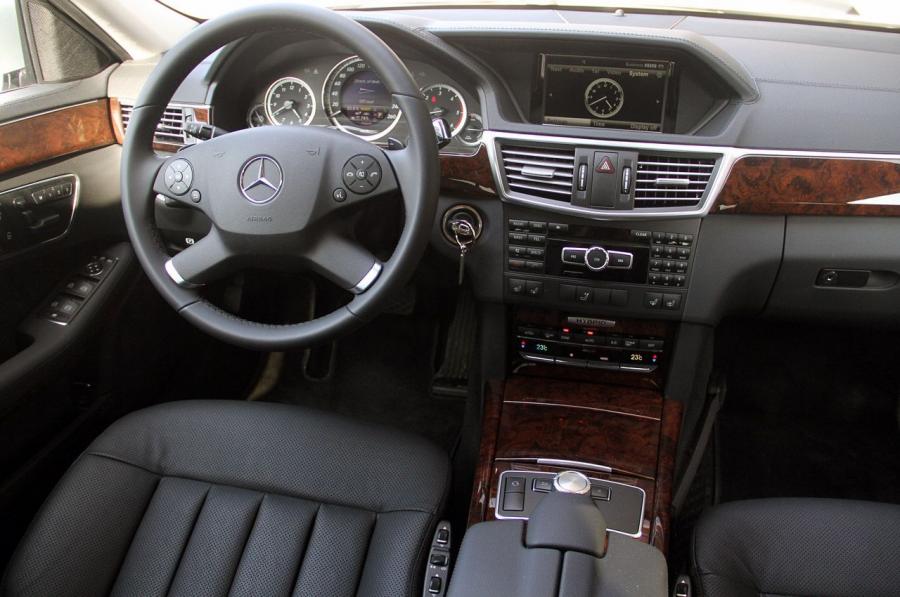  Mercedes-Benz E300 BlueTEC Hybrid 2012 года  (фото 25 из 60)
